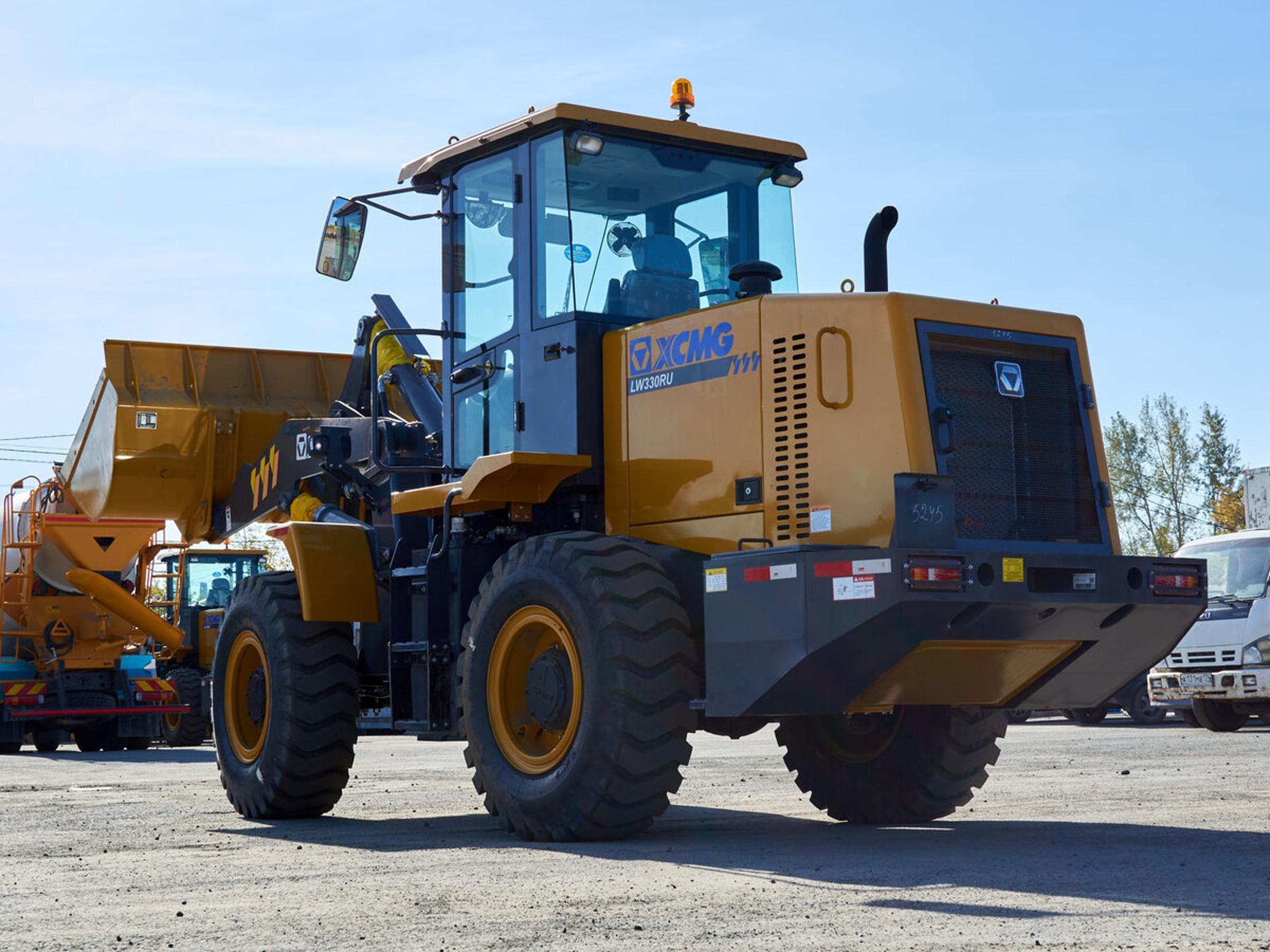Фронтальный погрузчик XCMG LW330RU